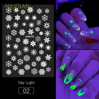 NIUDIAN Brillan en la oscuridad Calcomanías de manicura Fluorescente Autoadhesivo Arte De Uñas De Halloween Bricolaje Partido Llama de copo de nieve de mariposa Luminoso Pegatinas de uñas