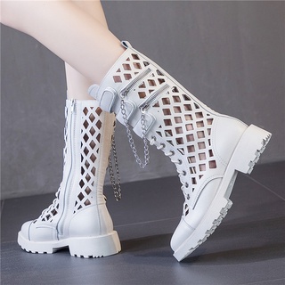 Zapatos de mujer de gran tamaño 2021 verano hueco agujero Dr. Martens botas calle cool punk sandalia botas de tacón bajo
