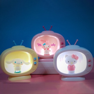 Kawaii Sanrio Accesorios Kitty My Melody Cinnamoroll Lindo Mini TV Modelo Dormitorio Escritorio Luz Nocturna Pequeños Regalos Para Niñas Juguetes (1)