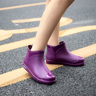 botas de lluvia de las mujeres antideslizante resistente al ácido zapatos de agua de la cocina de pesca de tubo corto de moda zapatos de goma al aire libre botas de lluvia de lavado de coches zapatos de agua de las mujeres tendencia