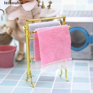 1:12 dollhouse - toallero dorado en miniatura y 2 toallas, muebles de baño. (3)