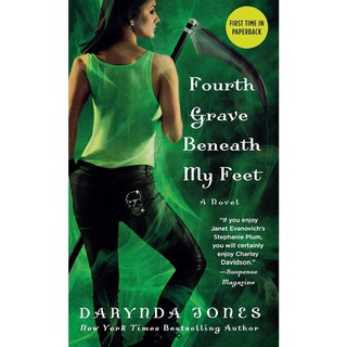 Fourth Grave Beneath My Feet: 4 Pasta blanda Edición Inglés por Darynda Jones (Autor)