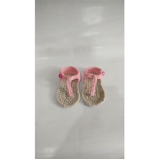 Zapatilla de ganchillo (sandalias de punto bebé) hecho a mano