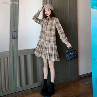 Vestido a cuadros de primavera y otoño para mujer estilo retro de Hong Kong falda de camisa plisada de lana de longitud media 2021 versión coreana es delgada