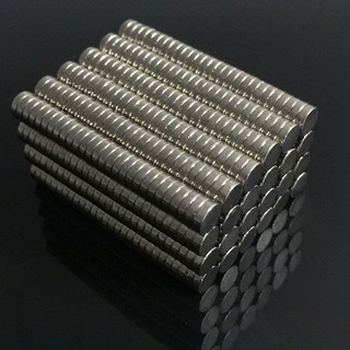 100 pcs 4 x 2 mm N52 Rare Earth Mini Round Neodymium Magnets Strong Grade Craft Fridge (4)
