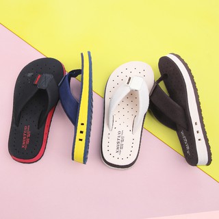 Zapatillas para niños, los niños de verano usan chanclas antideslizantes de suela blanda, zapatos de playa para padres e hijos, sandalias planas al por mayor.