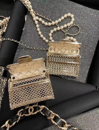 CHANEL Iron mouth Belt bag Accessories Chain pearl crossbody accessories (4)