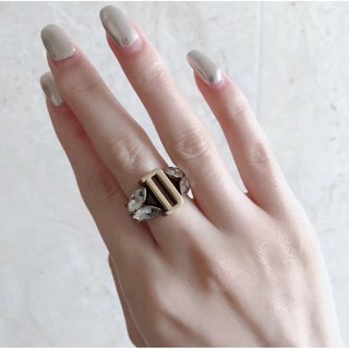 El anillo de cristal de la hoja de Dior está hecho del material original con un tamaño portátil de doble cara de 678 (3)