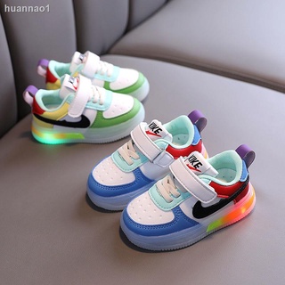 2020 Primavera y otoño nuevos niños S zapatos De baloncesto para niños pequeños zapatos para bebé zapatos ligeros zapatos brillantes para niños tenis coreanos