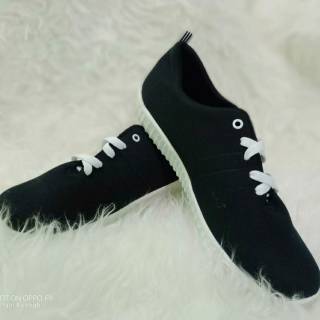 Negro snaker zapatos