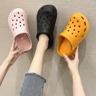 Verano nueva moda zapatos con agujeros de aumento gorra de dedo suave color sólido ropa exterior zapatos de playa sandalias y pantuflas parte inferior gruesa -.