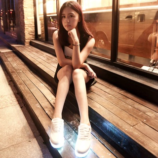 *lyg unisex led luminoso zapatos de color sólido intermitente usb zapatillas de deporte con cordones zapatos
