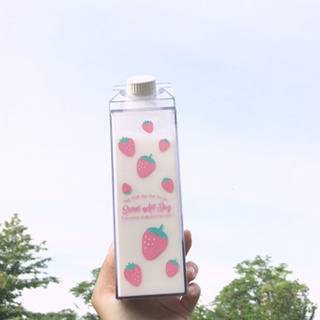 [newwellknown 0527] creativo lindo plástico transparente cartón de leche botella de agua moda fresa caja de leche (4)