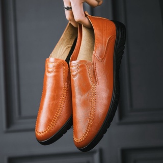 Los hombres zapatos de cuero 2021 nueva boca poco profunda guisantes zapatos de los hombres de la moda al aire libre zapatos de cuero cómodo casual zapatos de los hombres un pedal