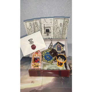 Colección Harry Potter de 8 Libros En Caja + Artículos de colección (2)