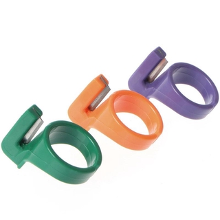3 piezas de dedo dedal Protector de anillo de plástico de costura hecha a mano herramienta de manualidades 3 colores (1)