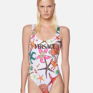 Bañadores de una pieza con estampado de estrellas de mar de la marca Versace para mujer / ropa de playa de lujo para mujer