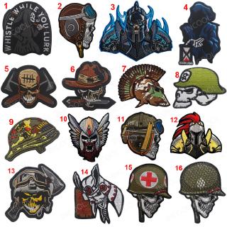 Casco táctico cráneo 3D bordado parche militar moral parches emblema apliques de combate médico cruz bordado insignias para ropa gorra mochila (1)