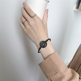 Pulsera ligera de lujo para mujerlolita Estilo Mori serie oscura reloj ornamental Retro Tik Tok sensación en línea