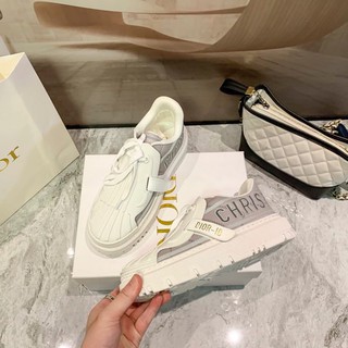 Novos tênis brancos Dior fluorescentes com bico de concha F19o