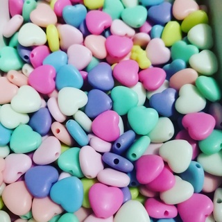 50 piezas charms cuentas separadores corazón multicolor pastel