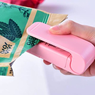 Japanese-style sealer mini cute snack plastic bag household portable hand pressure (6)