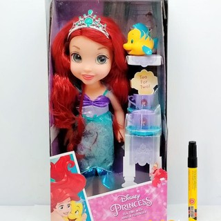 Muñeca de princesa Ariel con sirenita