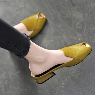 Cuero amarillo sandalias y zapatillas de las mujeres del dedo del pie abierto plano de la boca de pescado de la moda todo-partido de tacón grueso de la mitad zapatillas de las mujeres