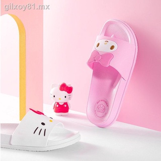 Producto famoso de MINISO, zapatillas de moda para mujer Sanrio Sanrio, zapatillas para niños, modelos para madre e hija, antideslizantes de verano (4)