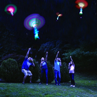 Bamboo Dragonfly con luz de disparo Rocket Flying parachute Sky UFO juego de noche al aire libre juguete para niños niños