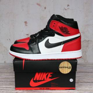 Nike Air Jordan 1 Retro negro rojo